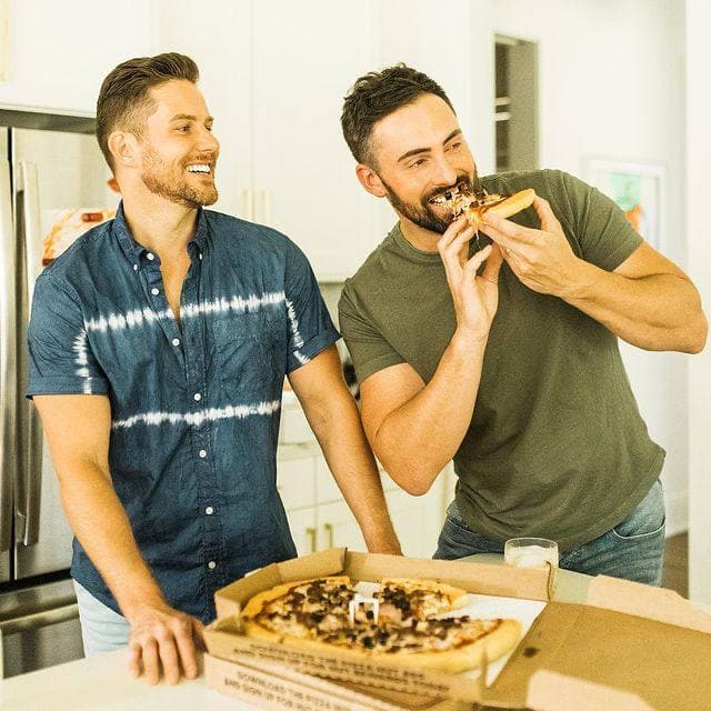 gays eat pizza