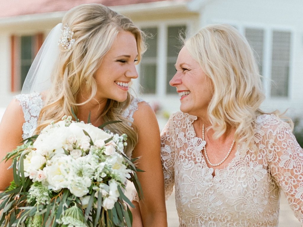 Bride with her mom